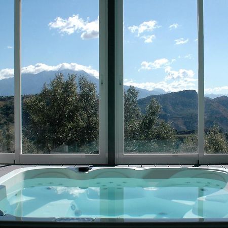Jingtu Wellness & Spa B&B Comares Bagian luar foto