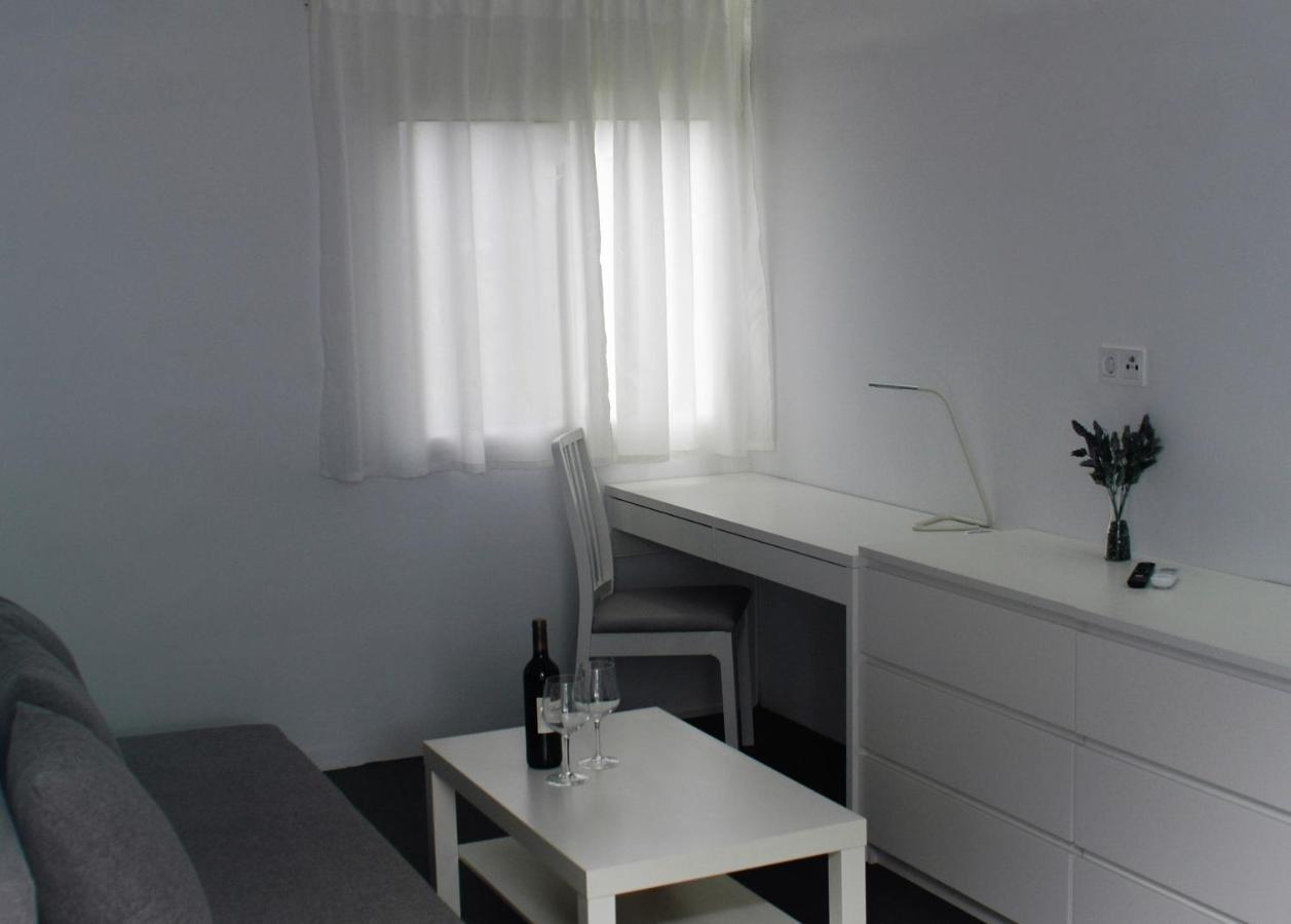 Jingtu Wellness & Spa B&B Comares Bagian luar foto