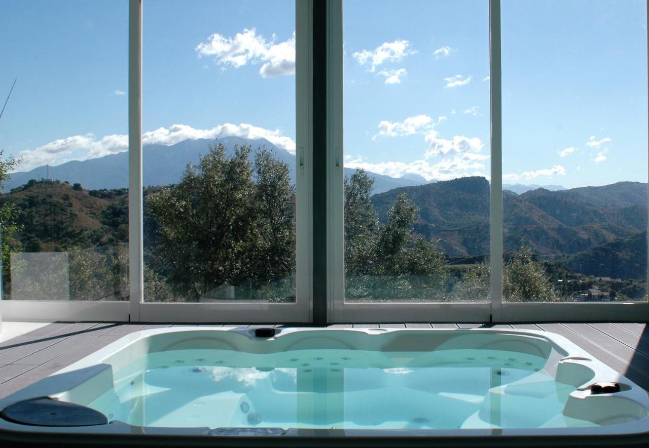 Jingtu Wellness & Spa B&B Comares Bagian luar foto